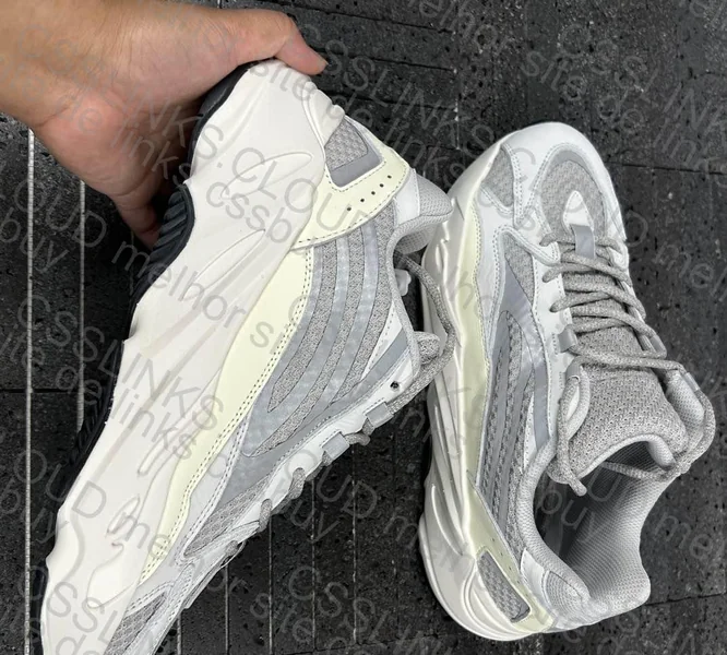 Yeezy 700 v2 GL???? 10