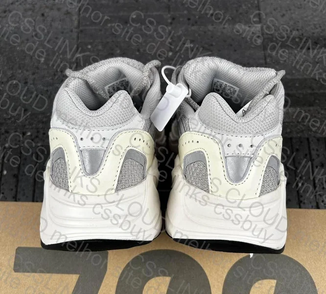 Yeezy 700 v2 GL???? 8