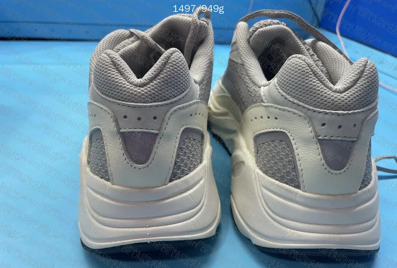 Yeezy 700 v2 OG (sale) 3
