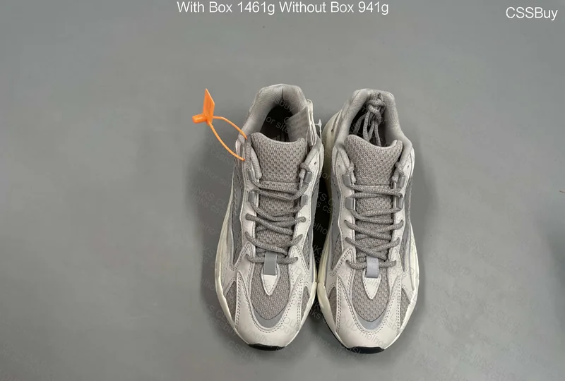 Yeezy 700 v2 Static