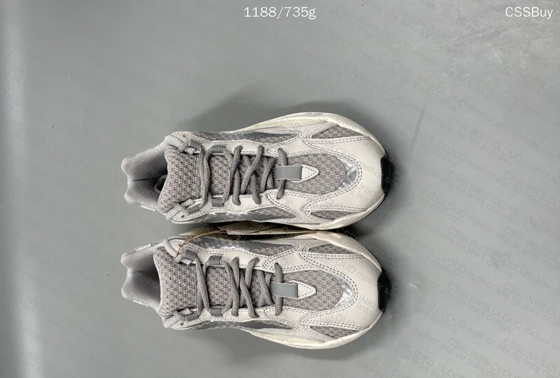 yeezy 700 v2 static