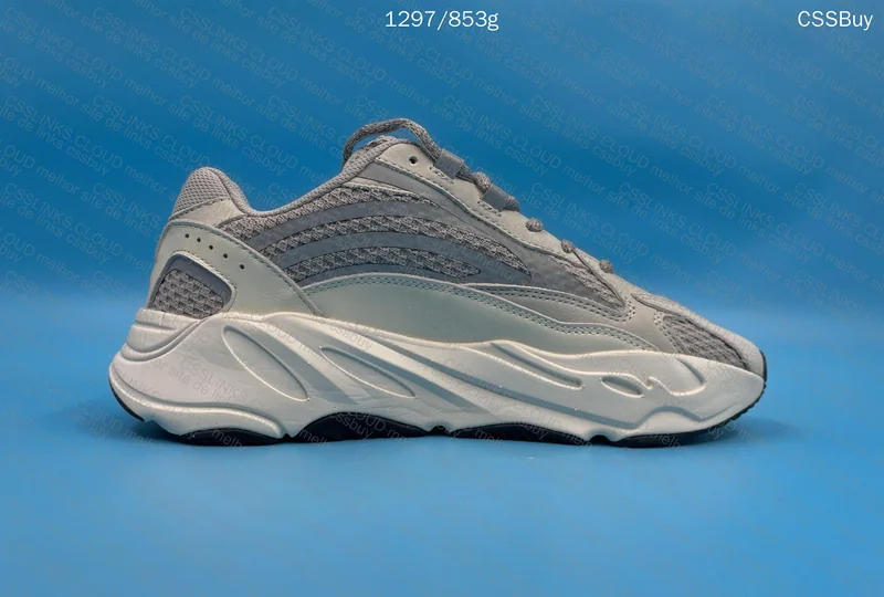 Yeezy 700 v2 Static