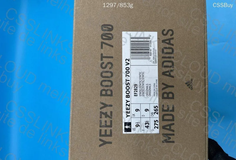Yeezy 700 v2 Static 3