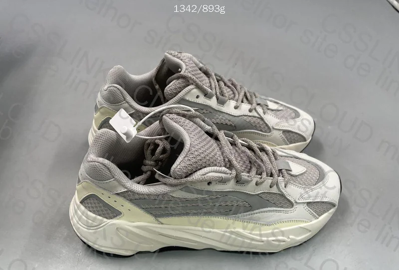 Yeezy 700 v2 Static