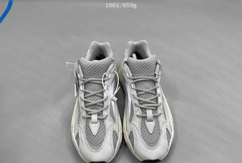 Yeezy 700 v2 Static