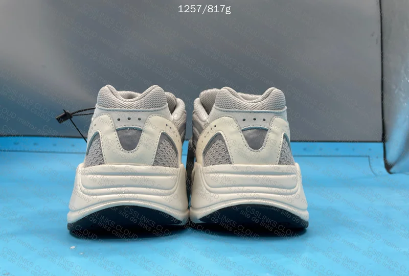 yeezy 700 v2 static