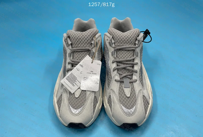 yeezy 700 v2 static 4
