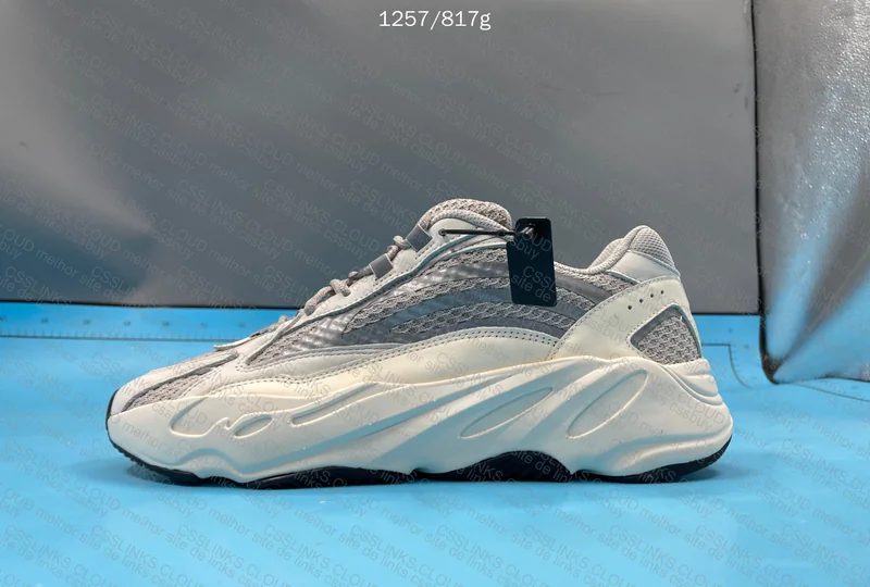 yeezy 700 v2 static 7