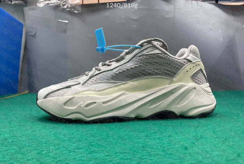 Yeezy 700 V2 Static 6