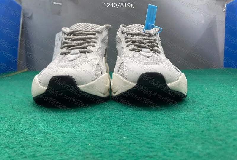 Yeezy 700 V2 Static 8