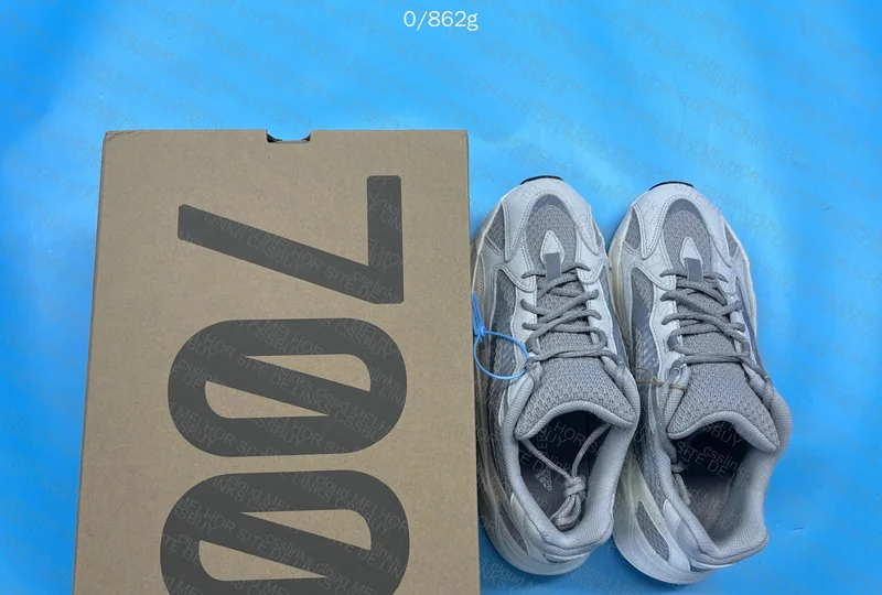 Yeezy 700 V2 Static LW
