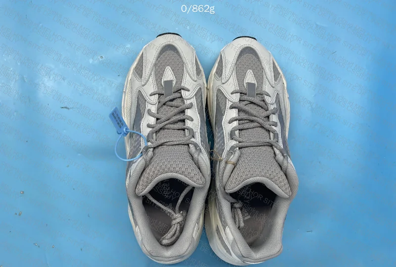 Yeezy 700 V2 Static LW 4