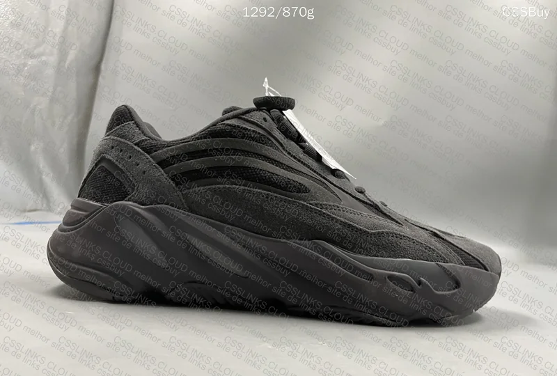 Yeezy 700 V2 Vanta 6