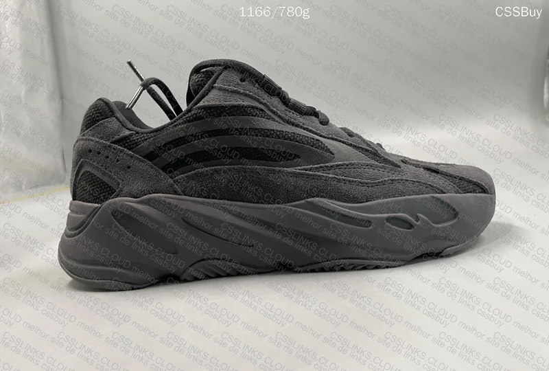YEEZY 700 V2 VANTA 3