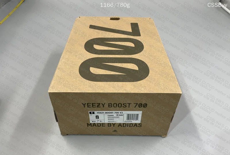 YEEZY 700 V2 VANTA 6