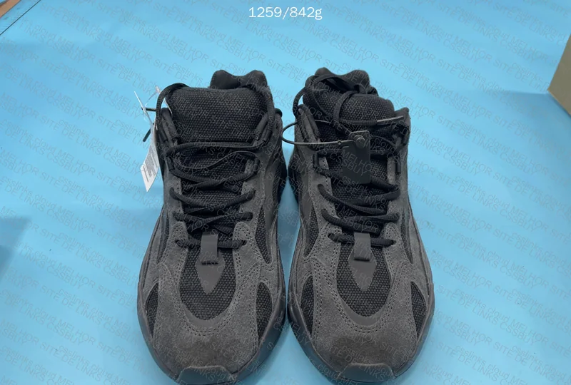 yeezy 700 v2 vanta 3