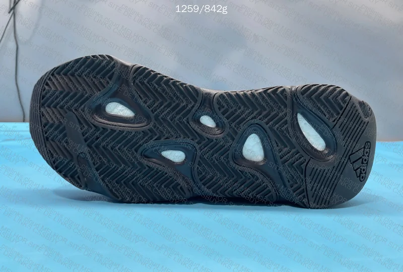 yeezy 700 v2 vanta 5