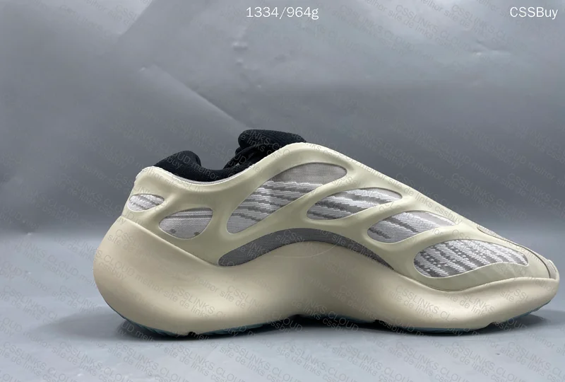Yeezy 700 v3 4