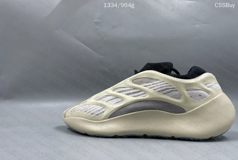 Yeezy 700 v3 5