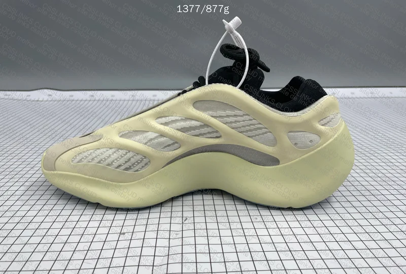 Yeezy 700 V3 4