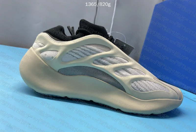 yeezy 700 V3 7