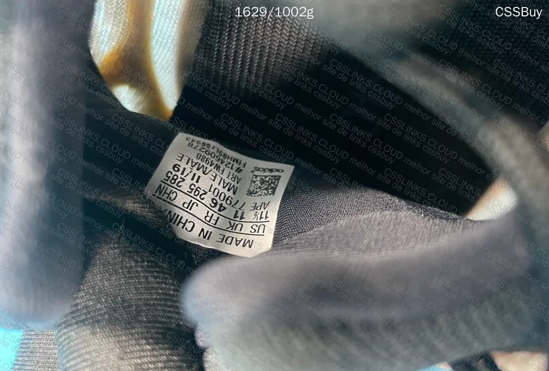 Yeezy 700 V3 Azael 4