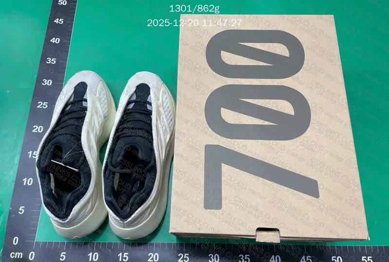 Yeezy 700 v3 Azael 10
