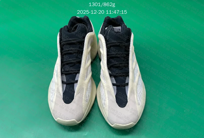 Yeezy 700 v3 Azael 4