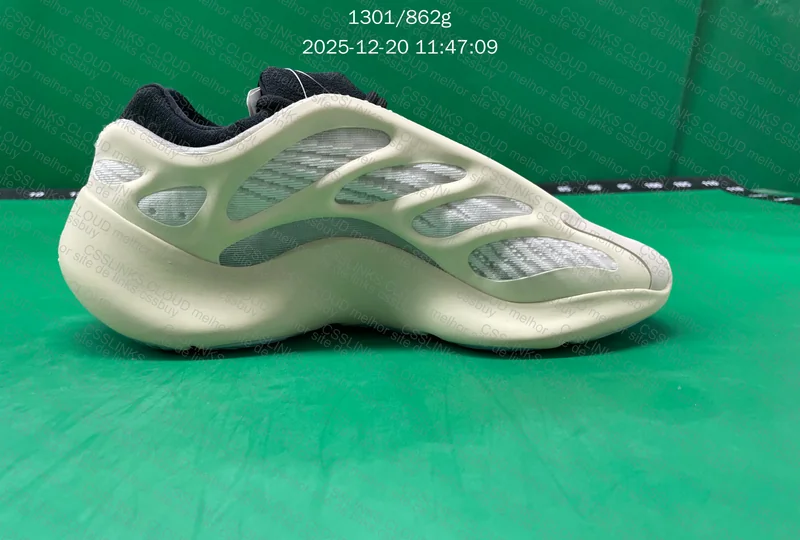 Yeezy 700 v3 Azael 7