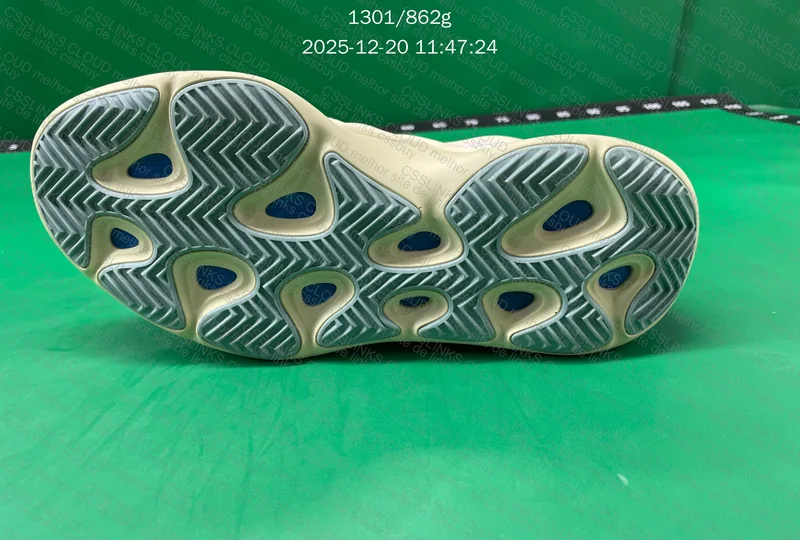 Yeezy 700 v3 Azael 9