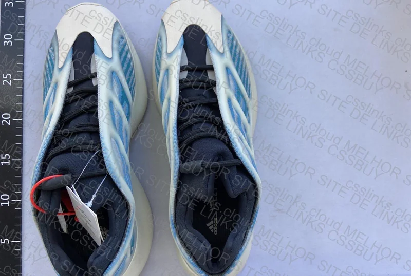 Yeezy 700 V3 (Best Sneaker in the World) 7