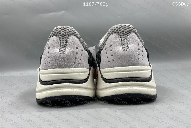 Yeezy 700 Wave runner