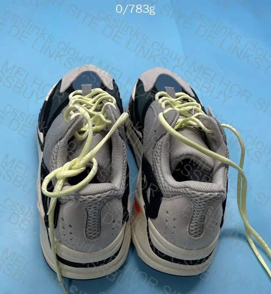 Yeezy 700 Wave Runner - OG 2