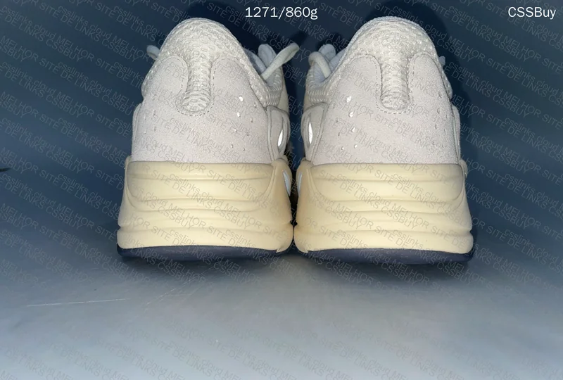 YEEZY 700v1 "Analog" 4