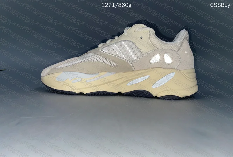 YEEZY 700v1 "Analog" 7