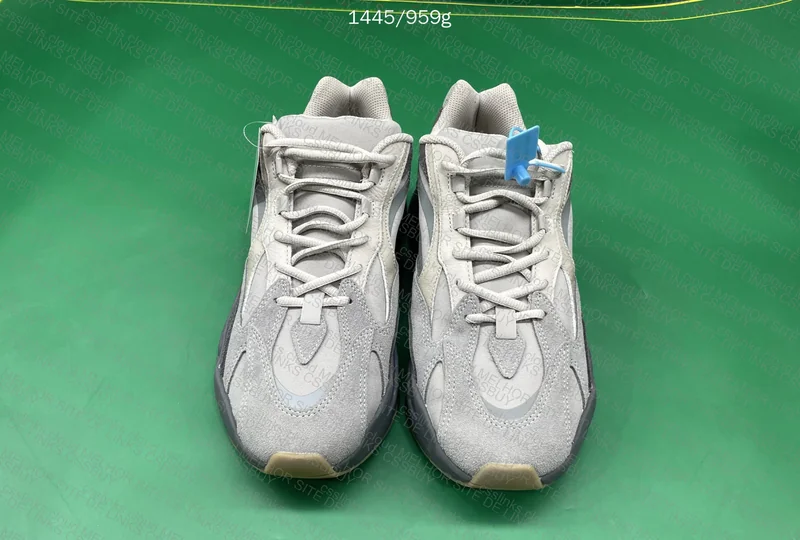 Yeezy 700v2 2