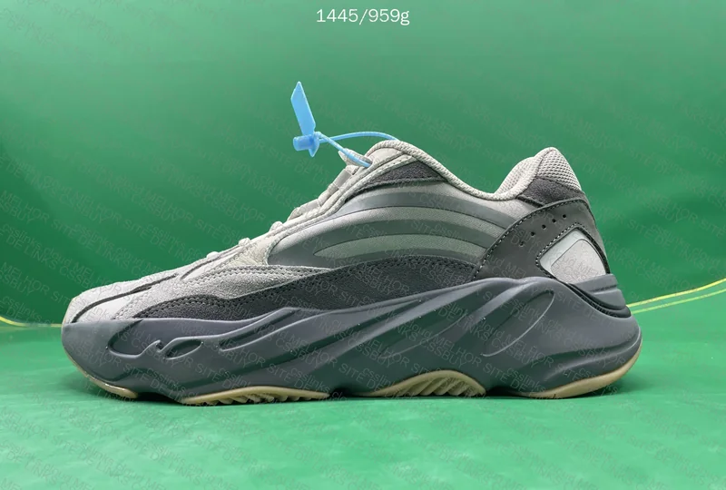 Yeezy 700v2 6