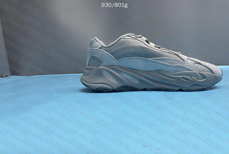 Yeezy 700 V2 Hospital Blue (YOLO Blind) 4