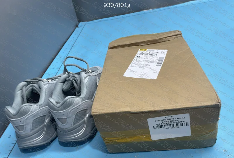 Yeezy 700 V2 Hospital Blue (YOLO Blind) 6