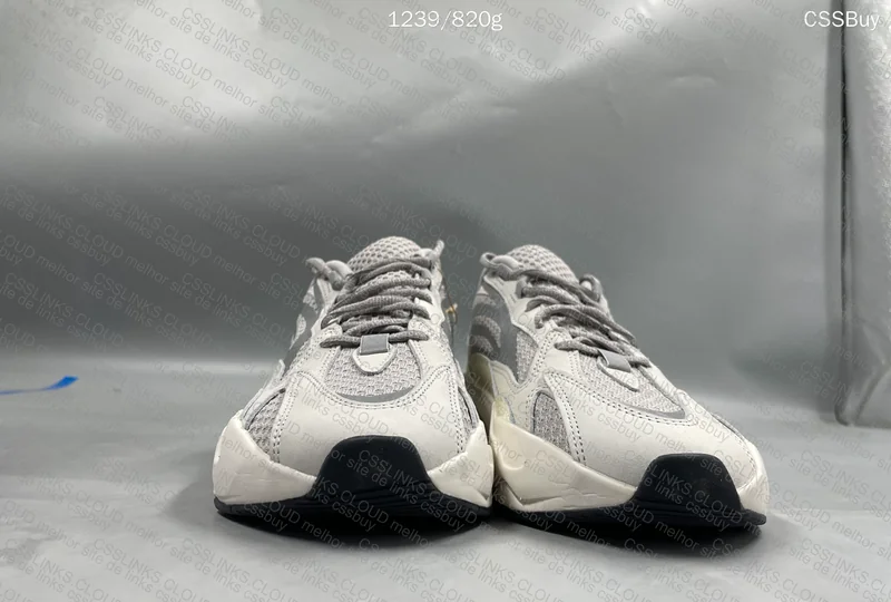 Yeezy 700 V2 OG, GL? 2