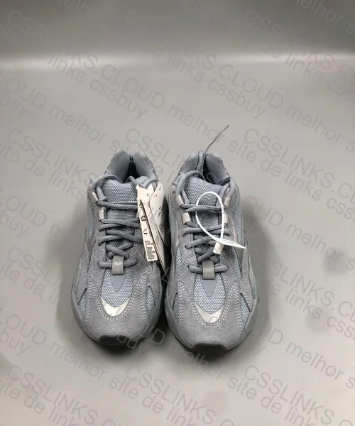 Yeezy 700 V2 for 99y 2