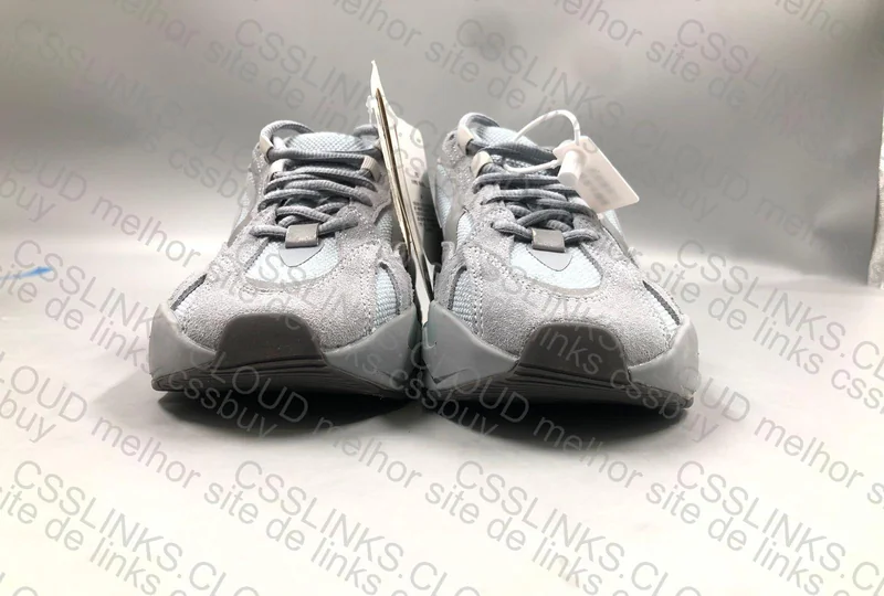 Yeezy 700 V2 for 99y 3