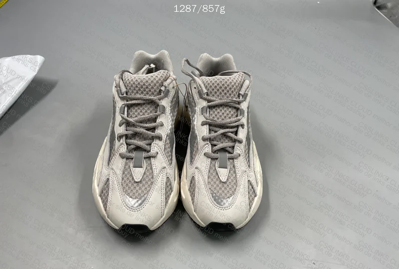 Yeezy 700v2 Static 2