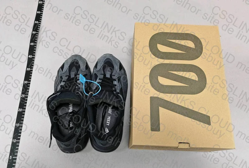 Yeezy 700v2 VANTA