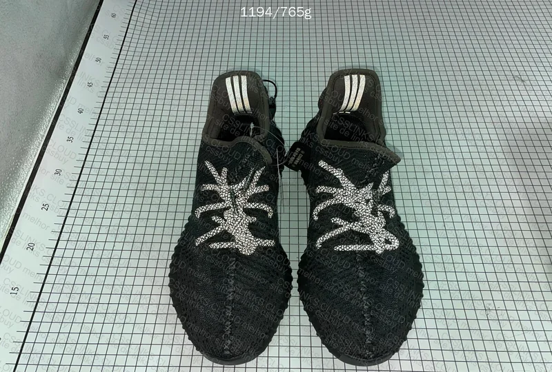yeezy aleatorio 4