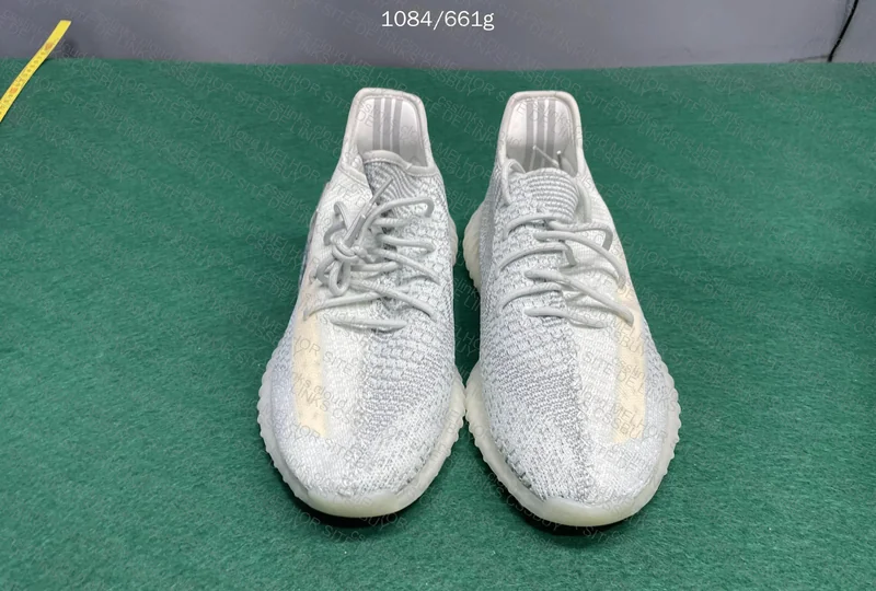 Yeezy blind 10