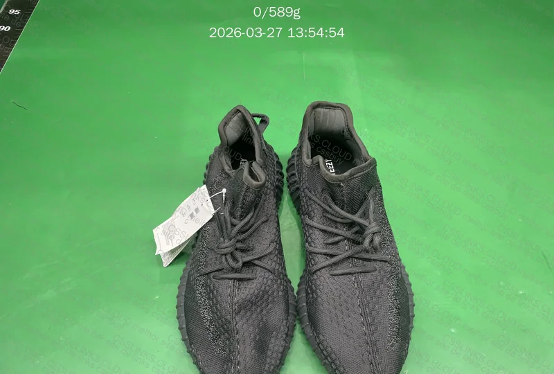 YEEZY BLIND 350 2