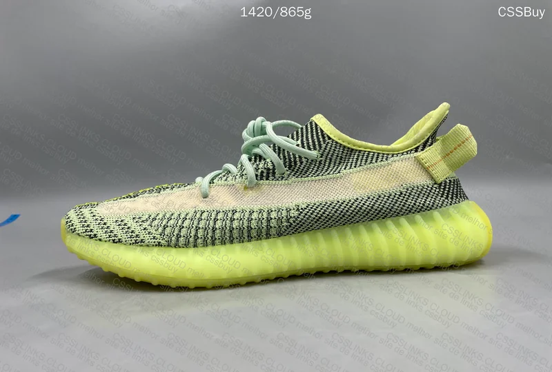 Yeezy Blind Box - 1 Pair
