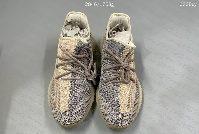 Yeezy blind box 4