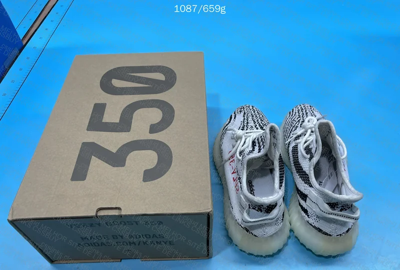 YEEZY BLIND BOX